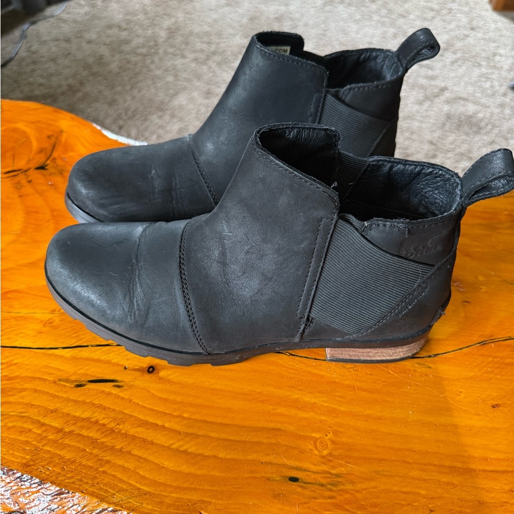 Sorrel Emelie Chelsea Leather Ankle Boots